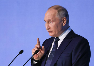Путин: Нельзя только с помощью денег преодолеть демографические вызовы в России