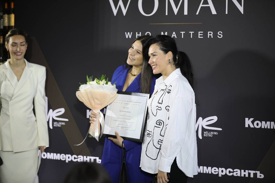 Главред Лайфа Татьяна Денесюк (слева) на премии Woman Who Matters. Фото © LIFE