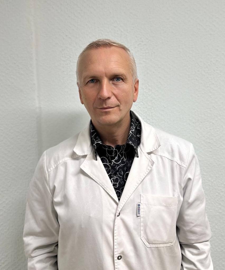 <p>Рекомендуемое ежесуточное количество углеводов — 400 грамм (при тяжёлом труде — до 500), белков и жиров — по 100 грамм. Для повышения иммунитета зимой можно пропить комплекс витаминов</p>