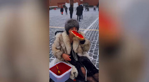 Блогерша устроила фотосет с шубой и икрой в стиле Russian girl в Москве, но оказалась в полиции