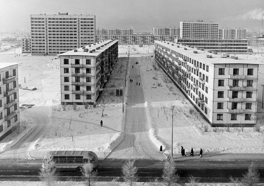 Почему в домах СССР не было балкона на первом этаже? Потому что экономили, конечно. Что за вопрос? Фото © ТАСС / Максим Блохин