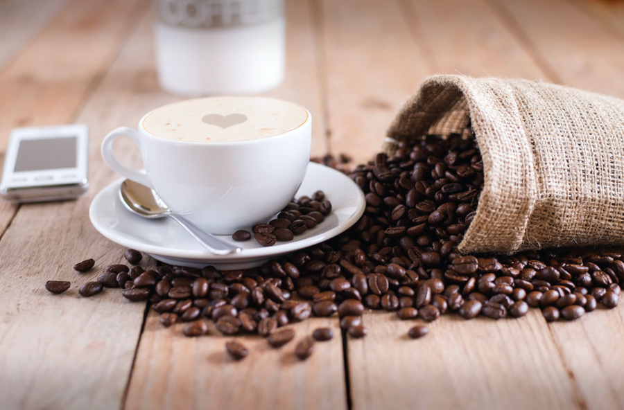 Две чашки кофе в день снижают риск развития цирроза в два раза. Обложка © Unsplash