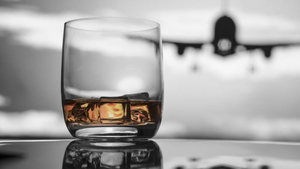 Россиянам могут разрешить покупать алкоголь в магазинах аэропортов на внутренних рейсах