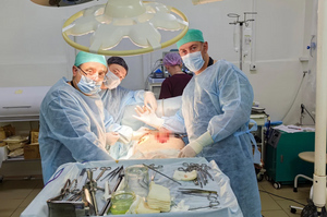 "Ситуация смертельная": Хирурги провели уникальную операцию на бьющемся сердце бойца СВО