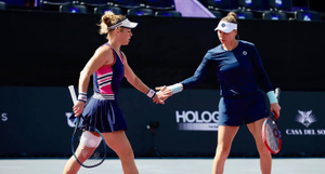 Звонарёва и Зигемунд выиграли итоговый турнир WTA в парном разряде