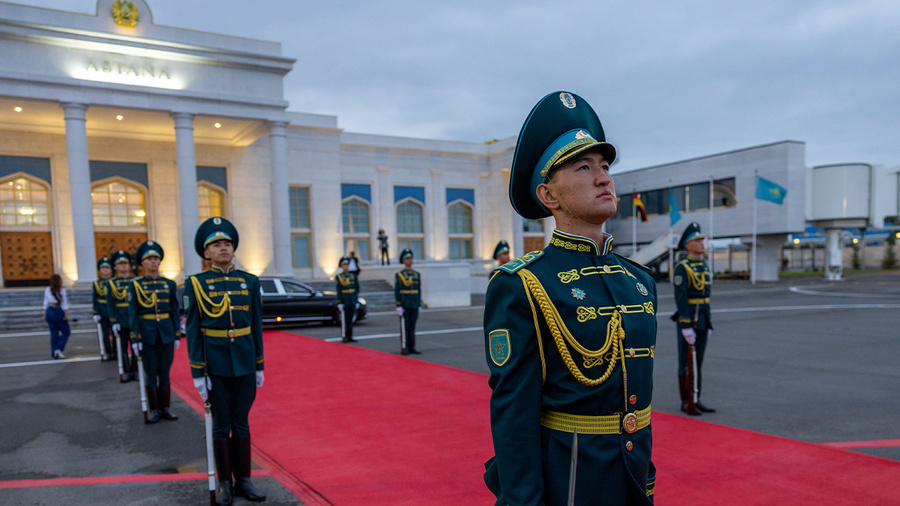 Кто и почему разыгрывает в Казахстане националистическую карту перед визитом Путина. Обложка © Getty Images / Jens Büttner / Picture alliance
