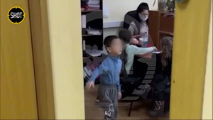 Семерых детей доставили в отделение полиции после визита силовиков в частный детсад в Москве