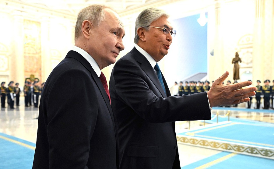 Путин с президентом Казахстана Токаевым в Астане. Обложка © Кremlin.ru