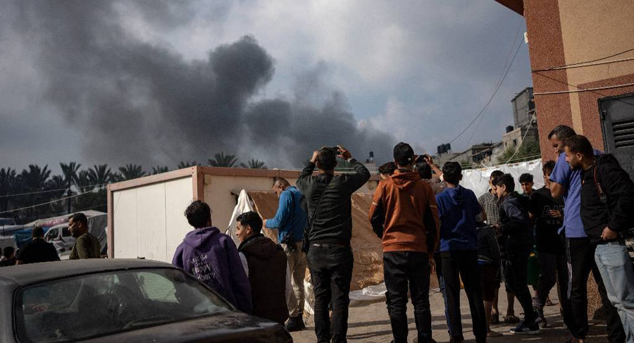 Израиль возобновил боевые действия в секторе Газа, обвинив ХАМАС в нарушении перемирия. Обложка © AP / TASS / Fatima Shbair