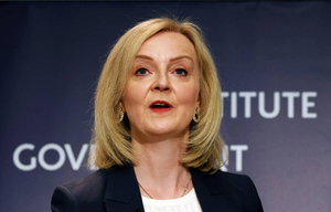 Американские журналисты назвали Лиз Трасс "секретным оружием" Байдена для Украины