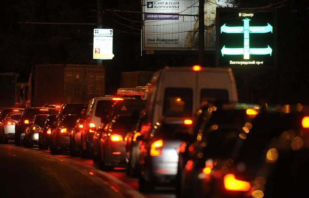 Российских водителей могут начать штрафовать за нарушение временных ограничений скорости