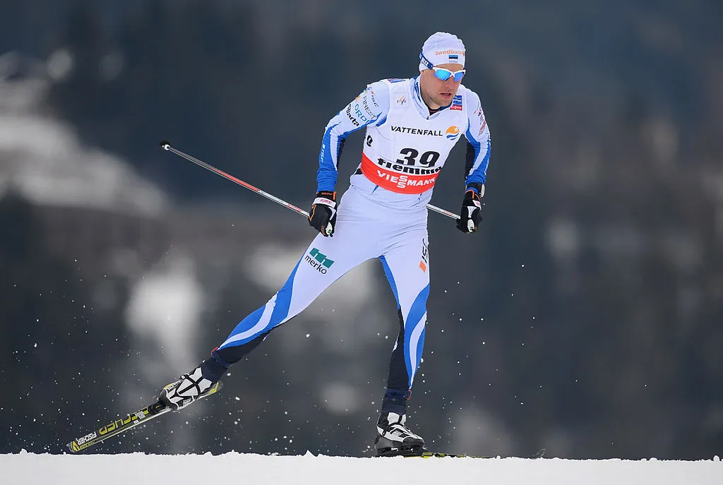 Главный тренер лыжной сборной Эстонии получил серьёзную травму, упав с обрыва