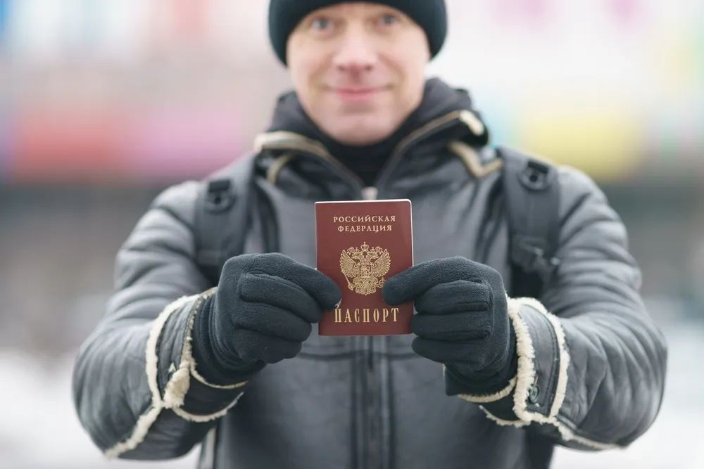 Путин упростил выдачу российского паспорта гражданам трёх стран