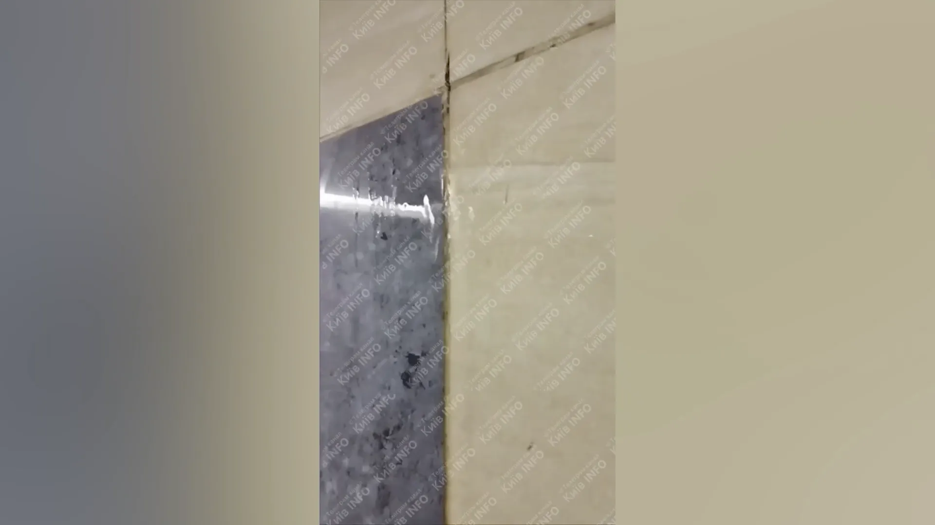 Киевляне выложили в Сеть видео потопа на очередной станции метро