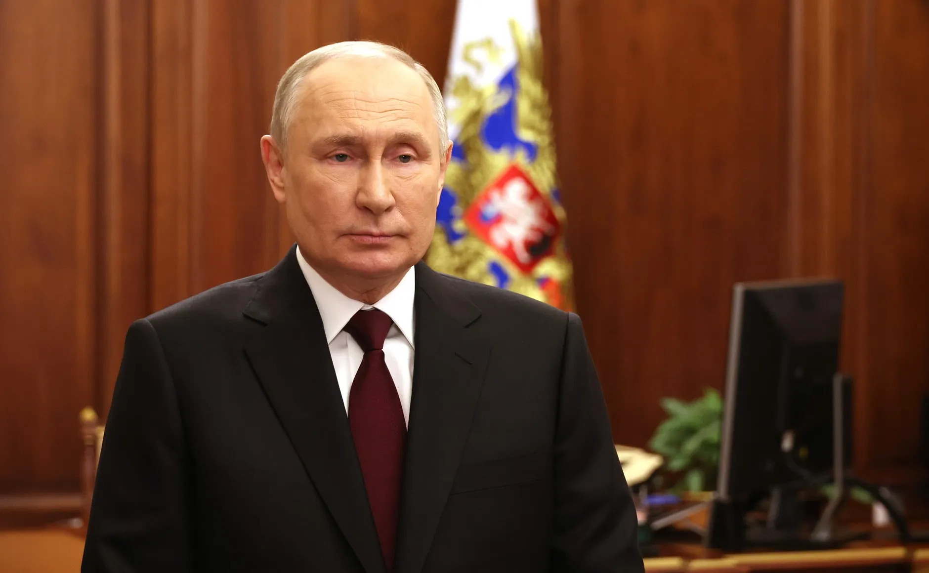 Путин поздравил работников и ветеранов с Днём органов безопасности