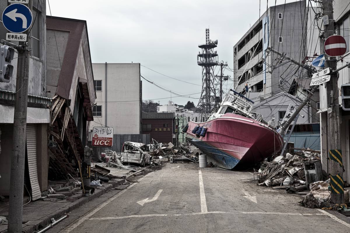 Угроза цунами объявлена в Японии после мощного землетрясения на Филиппинах