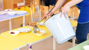 Воспитательница детсада истыкала ребёнка карандашом и попросила хранить "секретик"