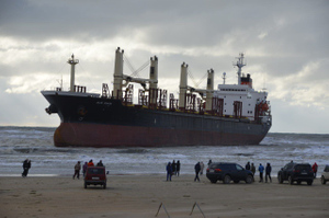 Сухогруз Blue Shark сняли с мелководья под Анапой