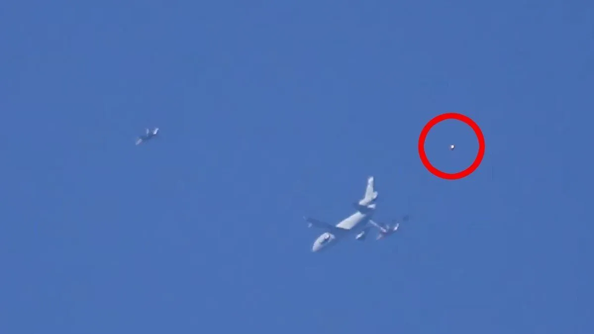 НЛО засекли рядом с самолётом Байдена в Калифорнии