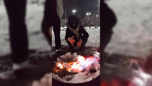 Саратовские подростки попытались потушить Вечный огонь снегом и заработали уголовку