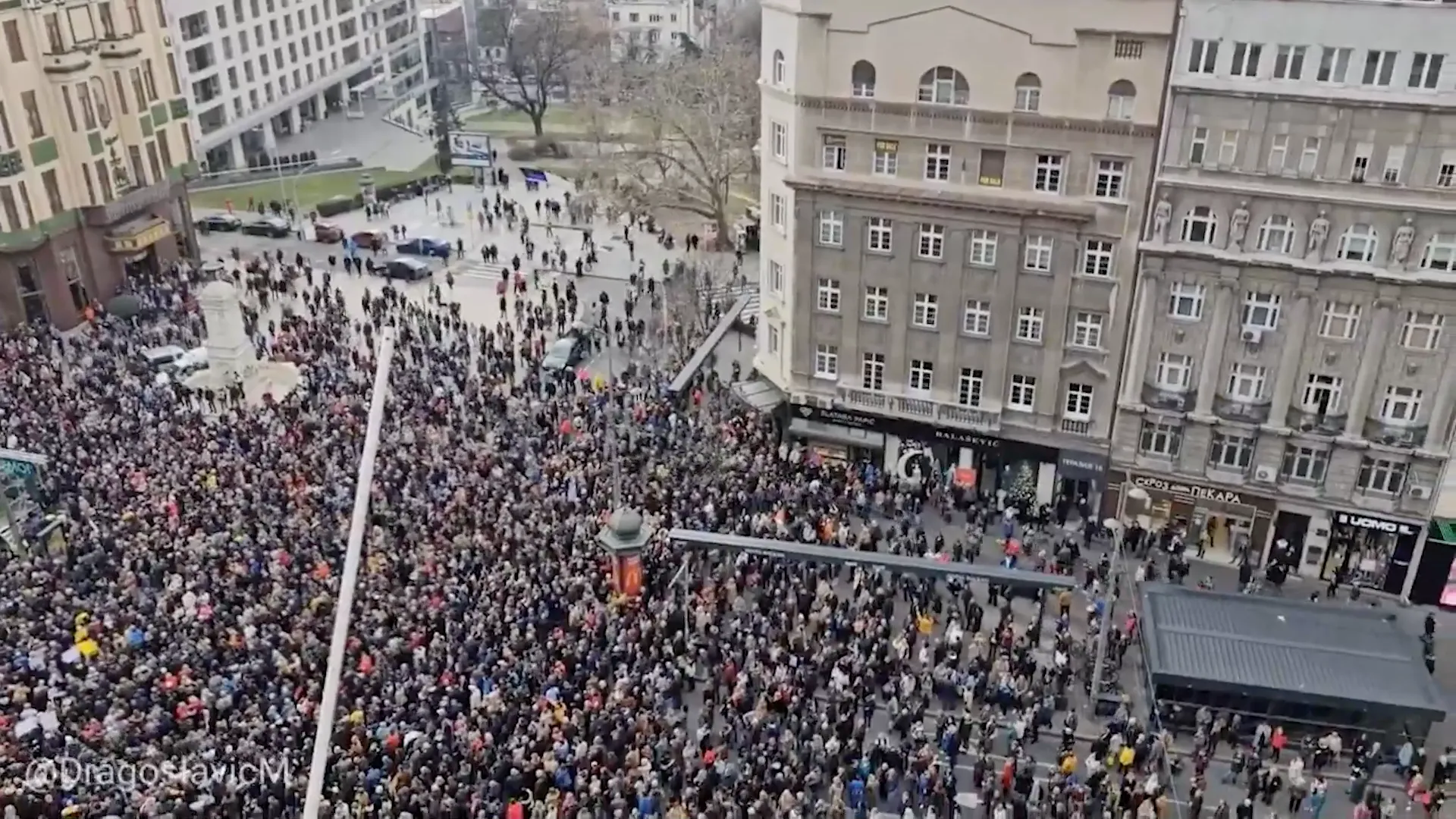 Митинг сербской оппозиции в Белграде переместился к Конституционному суду