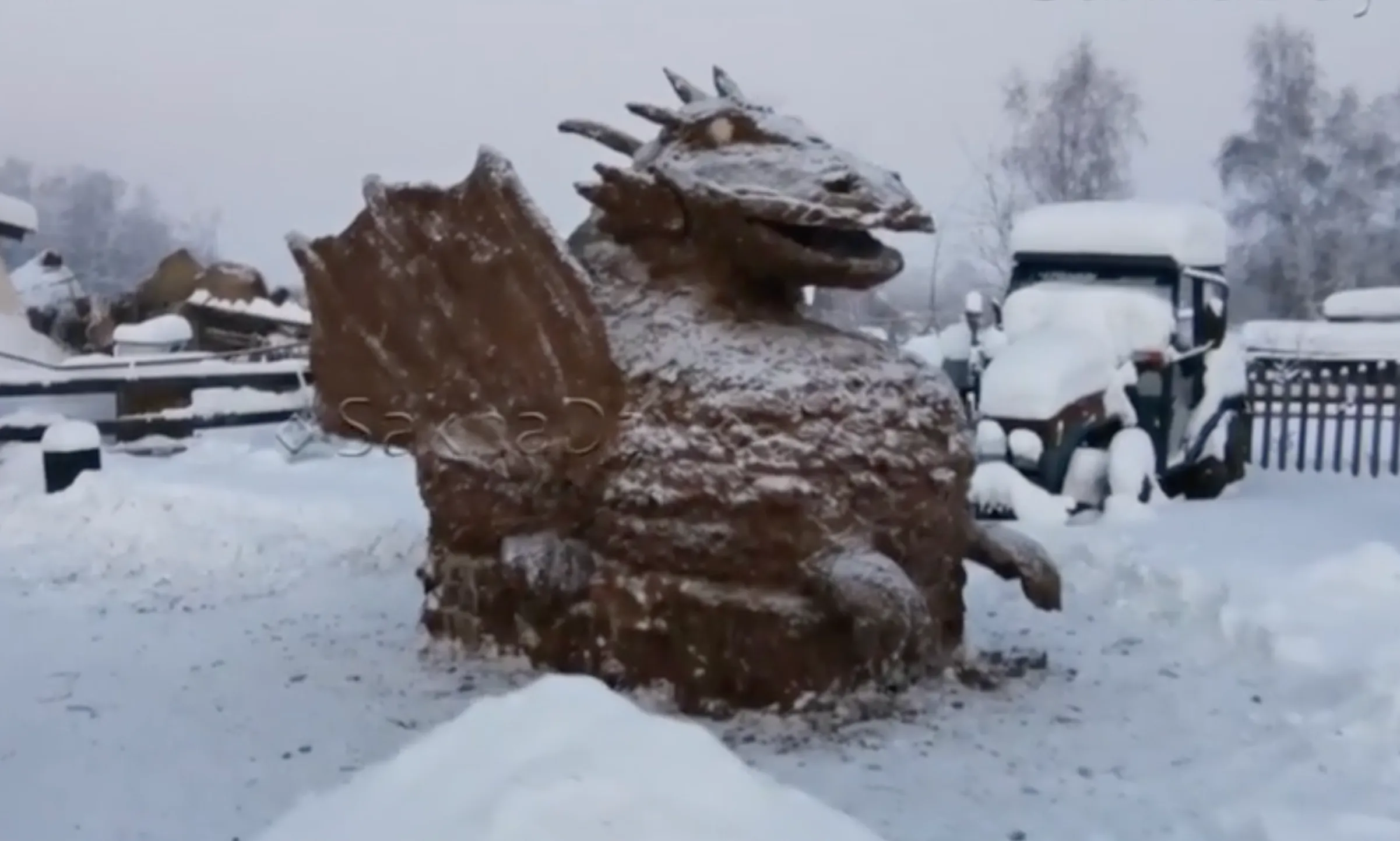 Известный скульптурами из навоза якутский фермер слепил символ 2024 года