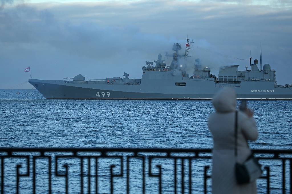 Путин отметил массовый героизм и отвагу моряков фрегата 