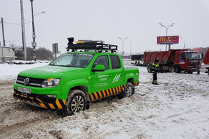 В Москве за сутки из сугробов вытащили около 200 грузовиков