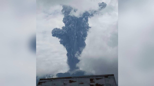 В Индонезии из-за мощного извержения вулкана Судного дня погибло 11 альпинистов
