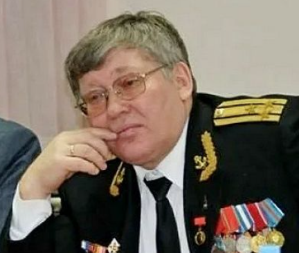 <p>Со стороны ВСУ там может быть порядка 2000 человек, пока трудно сказать. Важно понимать, как они вооружены, как оснащены. На линии боевого соприкосновения людей может быть значительно меньше, чем подразделений, которые их обеспечивают. Сейчас в Марьинке всё идёт к тому, что скоро она будет освобождена</p>
