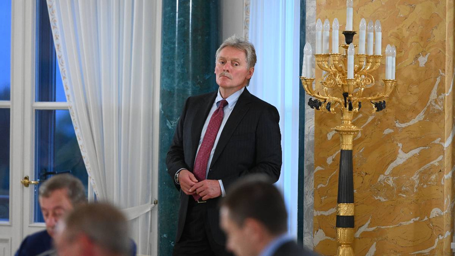 Пресс-секретарь президента РФ Дмитрий Песков. Обложка © LIFE / Павел Баранов