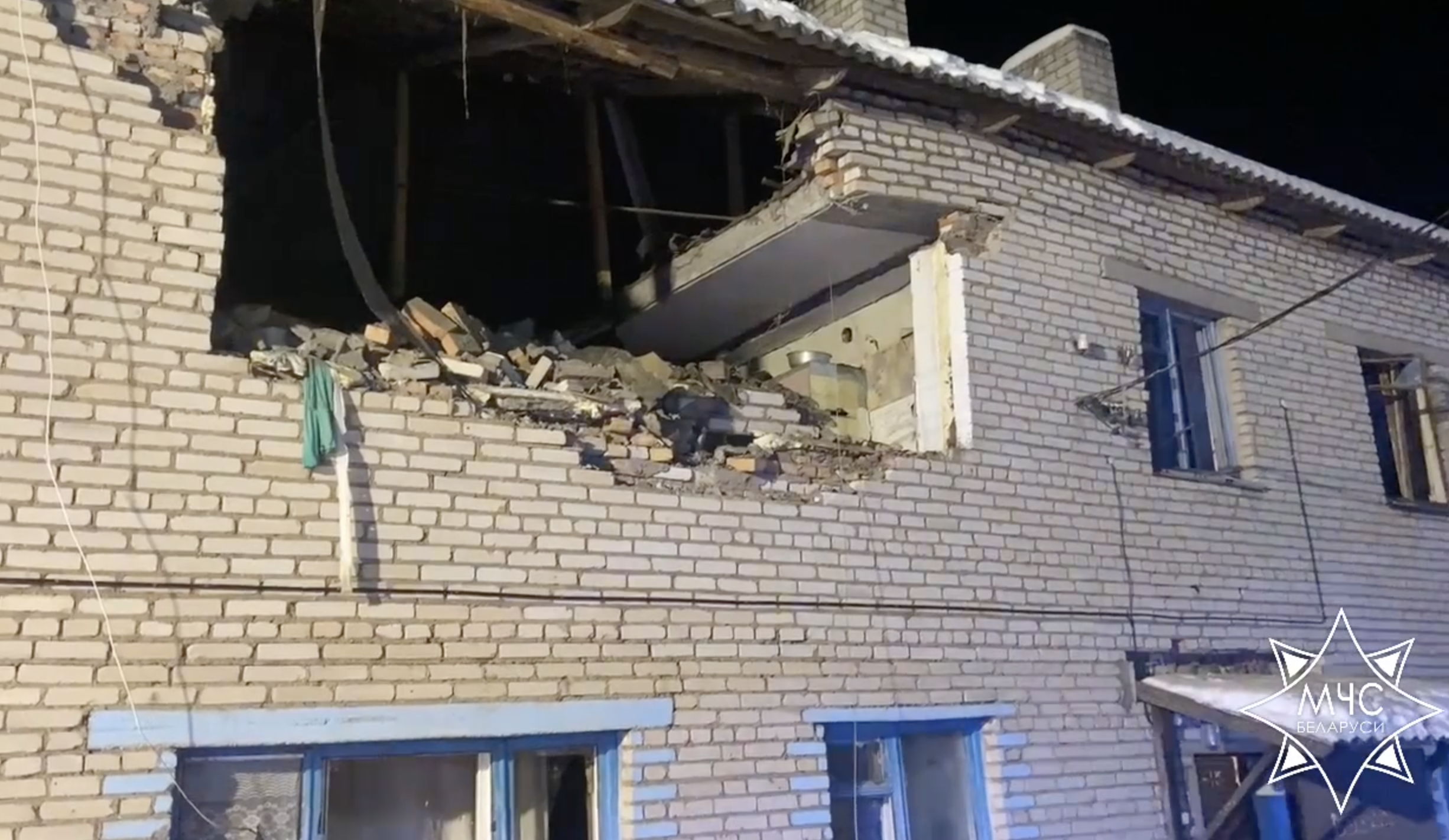 Газовый баллон взорвался в двухэтажке в Белоруссии, пострадали двое