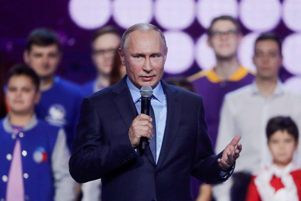 Политолог объяснил важность встреч Путина с волонтёрами на примере судьбоносного решения в 2017-м