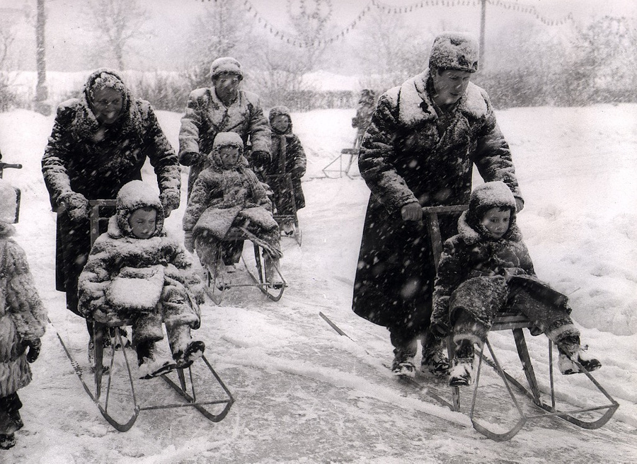 С помощью этих секретов люди в СССР не замерзали. Фото © Getty Images / Mirrorpix
