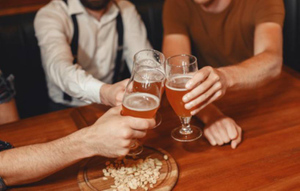 Любителей безалкогольного пива предупредили об опасной болезни