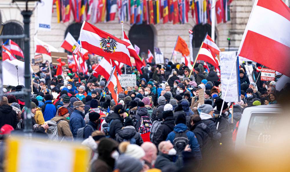 Жители Вены вышли на митинг против антироссийских санкций и роста цен на электричество