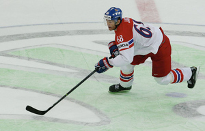 Легенда НХЛ Яромир Ягр "на удачу" поливал клюшку святой водой 