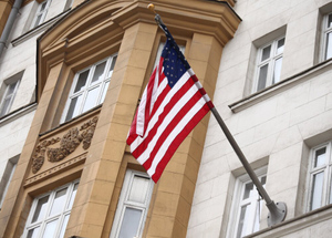 Антонов обвинил Посольство США в попытке обойти ограничения на наём сотрудников