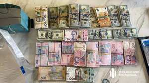 Богатства, найденные при обыске в доме главы налоговой службы Киева Оксаны Датий. Фото © Dbr.gov.ua