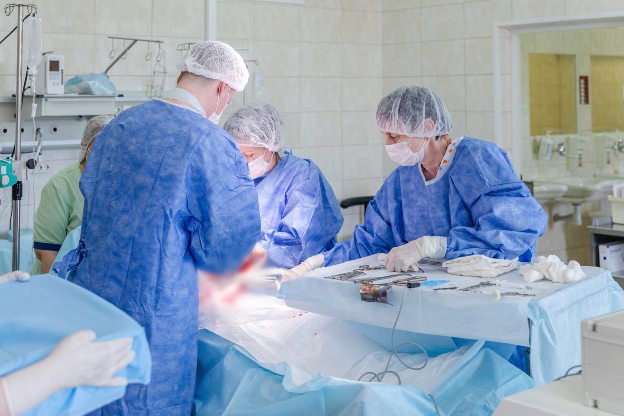 Подмосковные врачи сделали шестое кесарево сечение пациентке, беременной девятым ребёнком