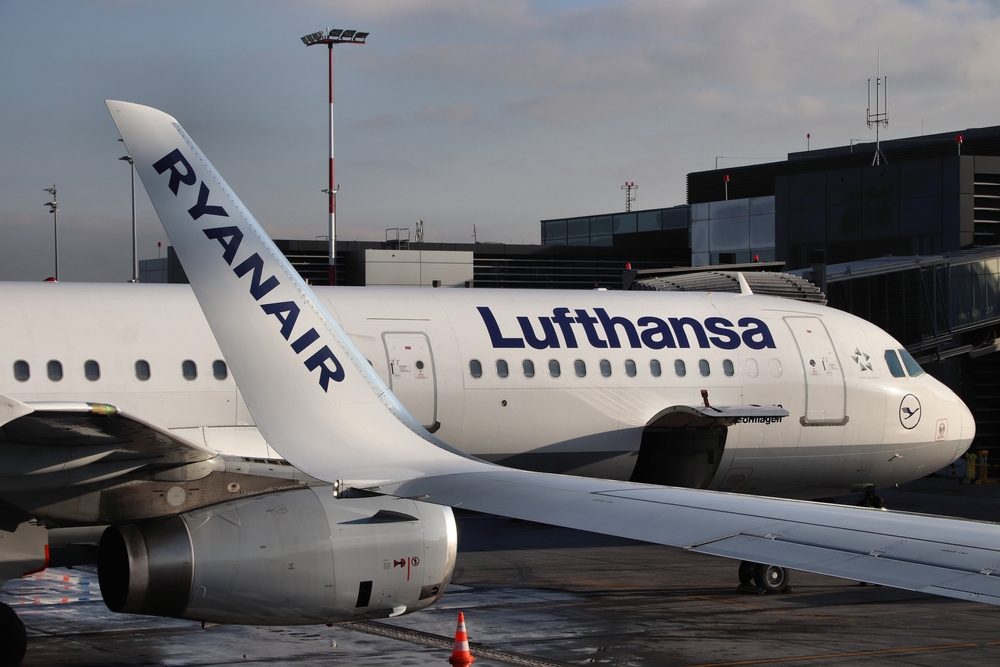 Дали визитку и закрыли гейт: Lufthansa отказала россиянам в перелёте из Турции в Мексику