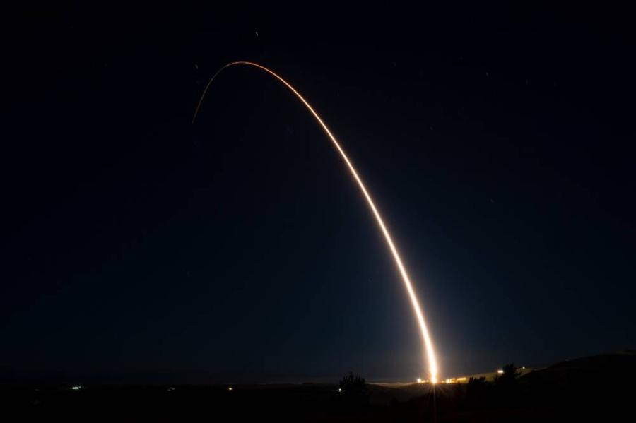 Кадры испытательного пуска МБР Minuteman III. Фото © Twitter / Vandenberg Space Force Base