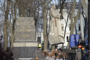 Власти Киева хотят перезахоронить тело генерала Ватутина, освободившего город от нацистов