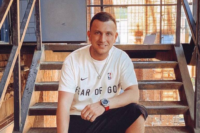 В Петербурге за мошенничество задержали бывшего бойфренда Бузовой рэпера Radiy