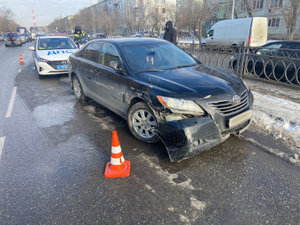 Кадр с места аварии, в которой пострадали трое взрослых и ребёнок. Фото © VK / Астраханская полиция