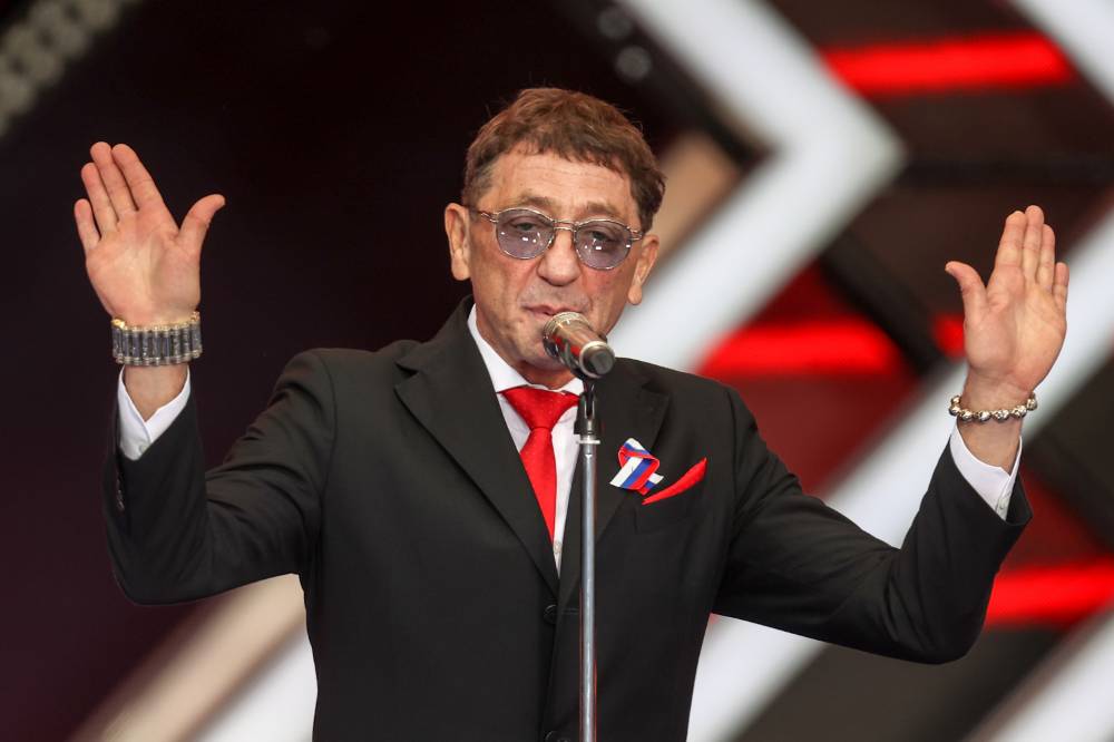 Я купил тебе на кладбище земли: Лепс со сцены послал Галкина