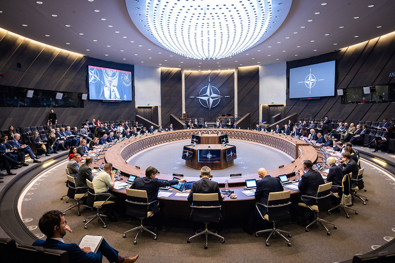 В НАТО решили обсудить поставку Киеву истребителей