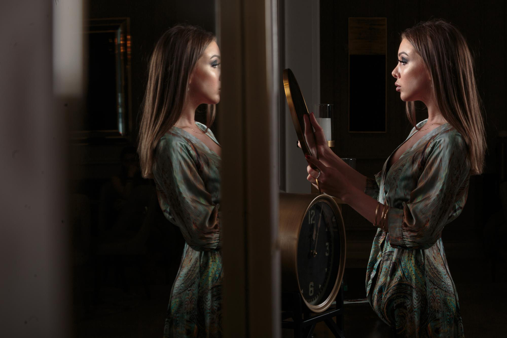 Беларуский исследователь описал 10 причин, почему смотреться в зеркало полезно - massage-couples.ru
