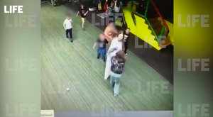 Лайф публикует видео нападения неизвестной на ребёнка в батутном центре