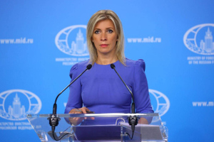 Захарова сочла высылку организатора "Бессмертного полка" из Эстонии поддержкой русофобии